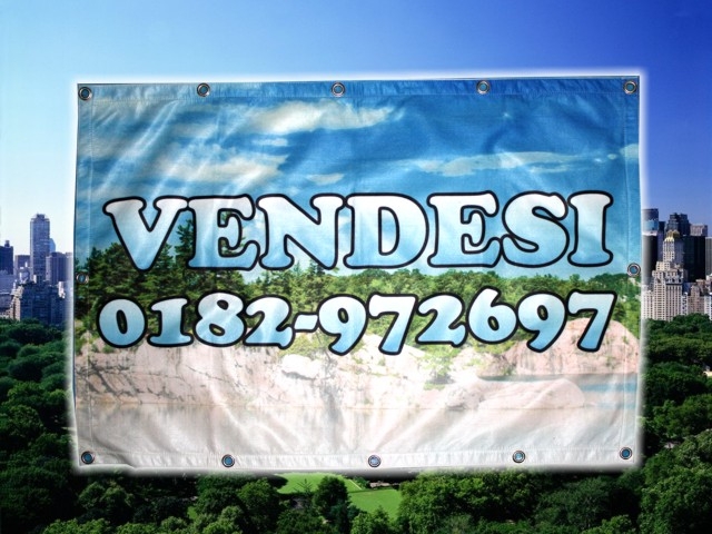 Striscione in TNT occhiellato 70 cm X 100 cm